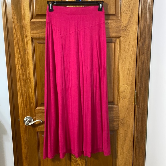 Women’s skirt - Picture 1 of 3